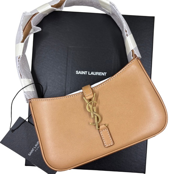 Saint Laurent Handbags - Sold‼️Saint Laurent Mini Le 5 a 7- complete set!